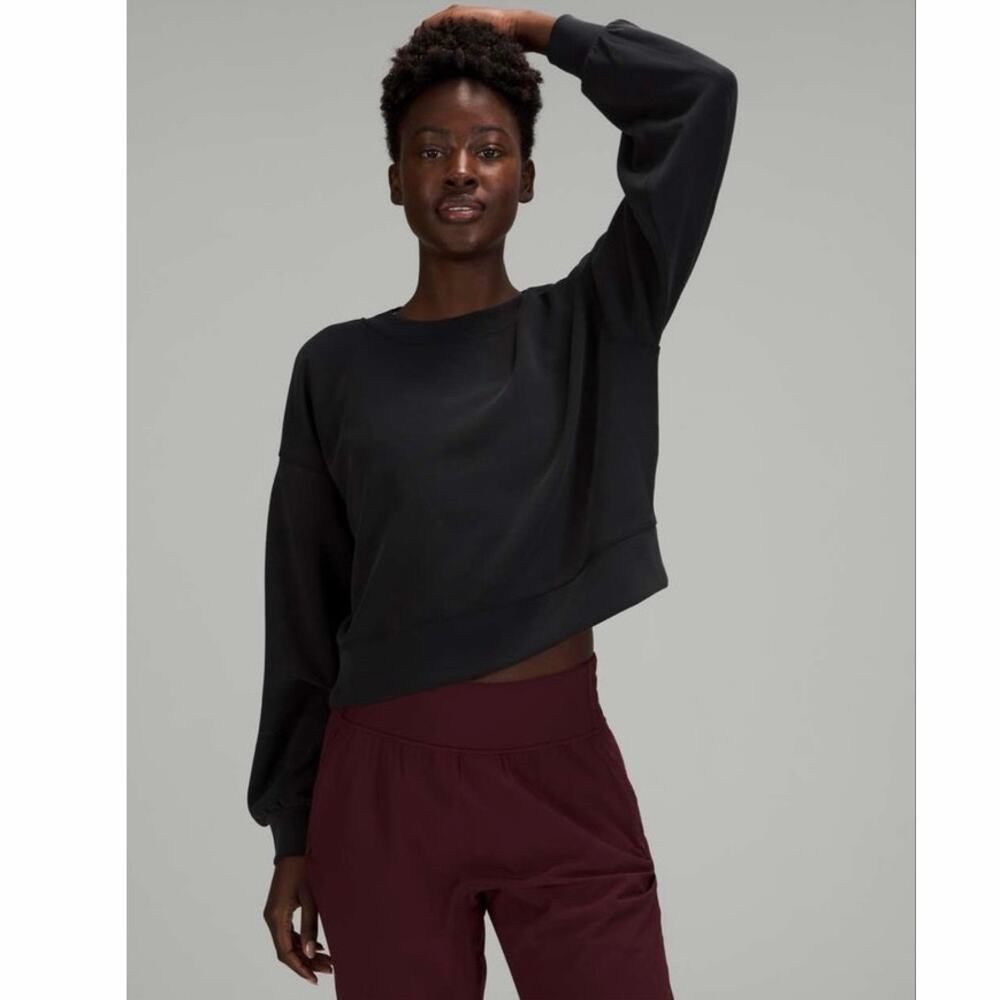 Lululemon Perfectly Oversized Cropped Crew Softstreme Black Size 8 EUC